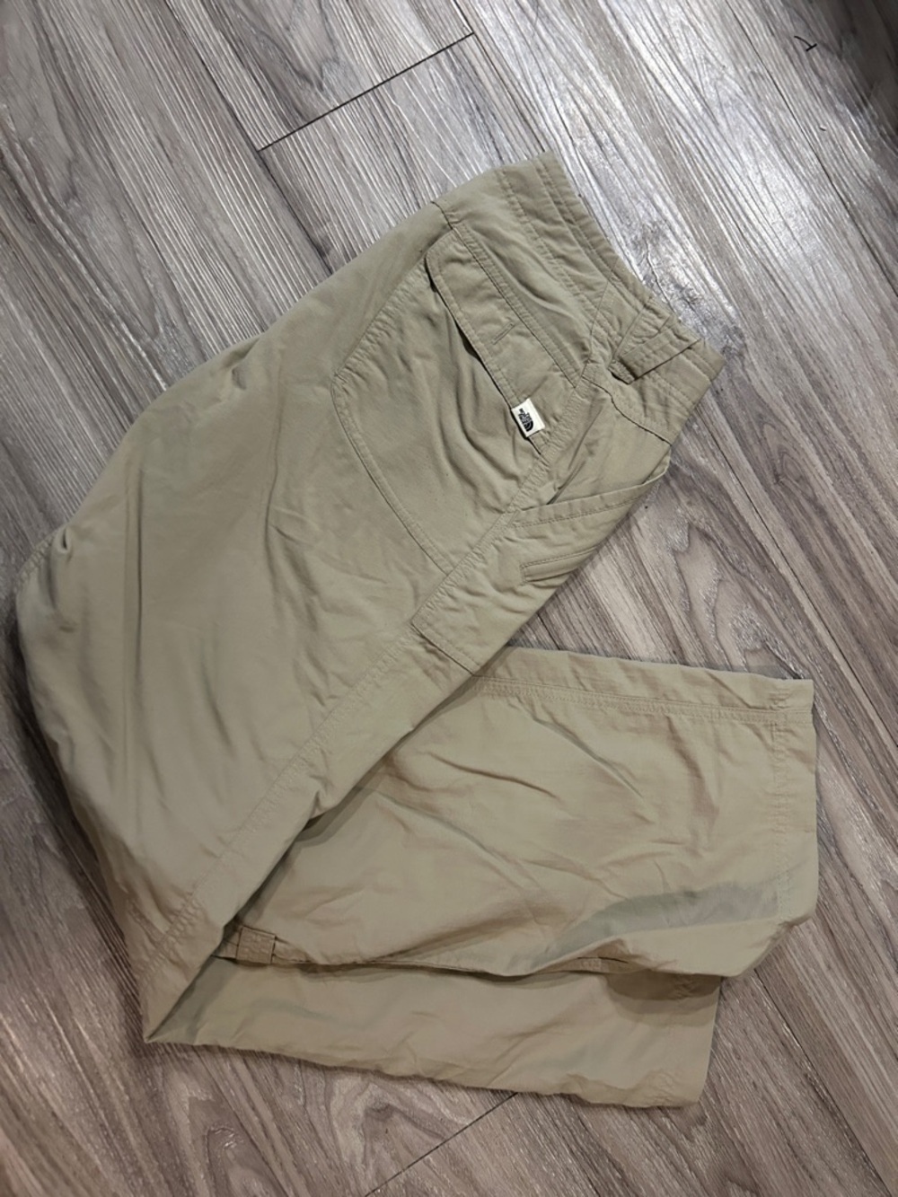 North face size 6 baggy hiking pants Khaki beige tan safari